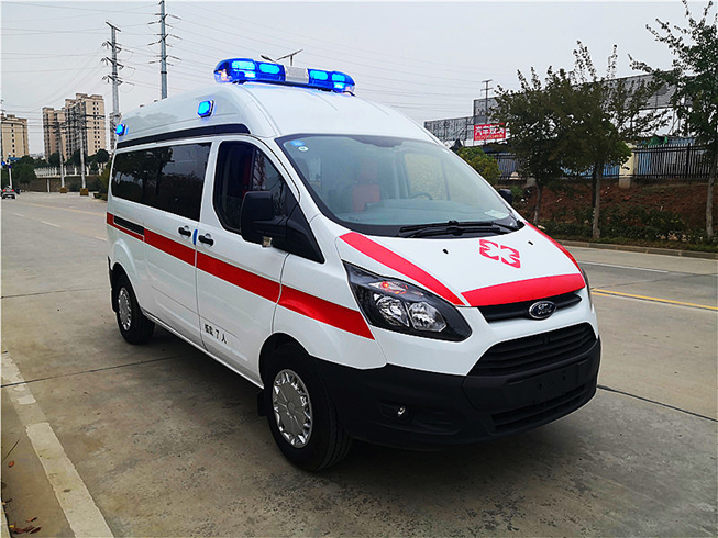 福特全順V362中軸柴油版負(fù)壓救護(hù)車(chē)