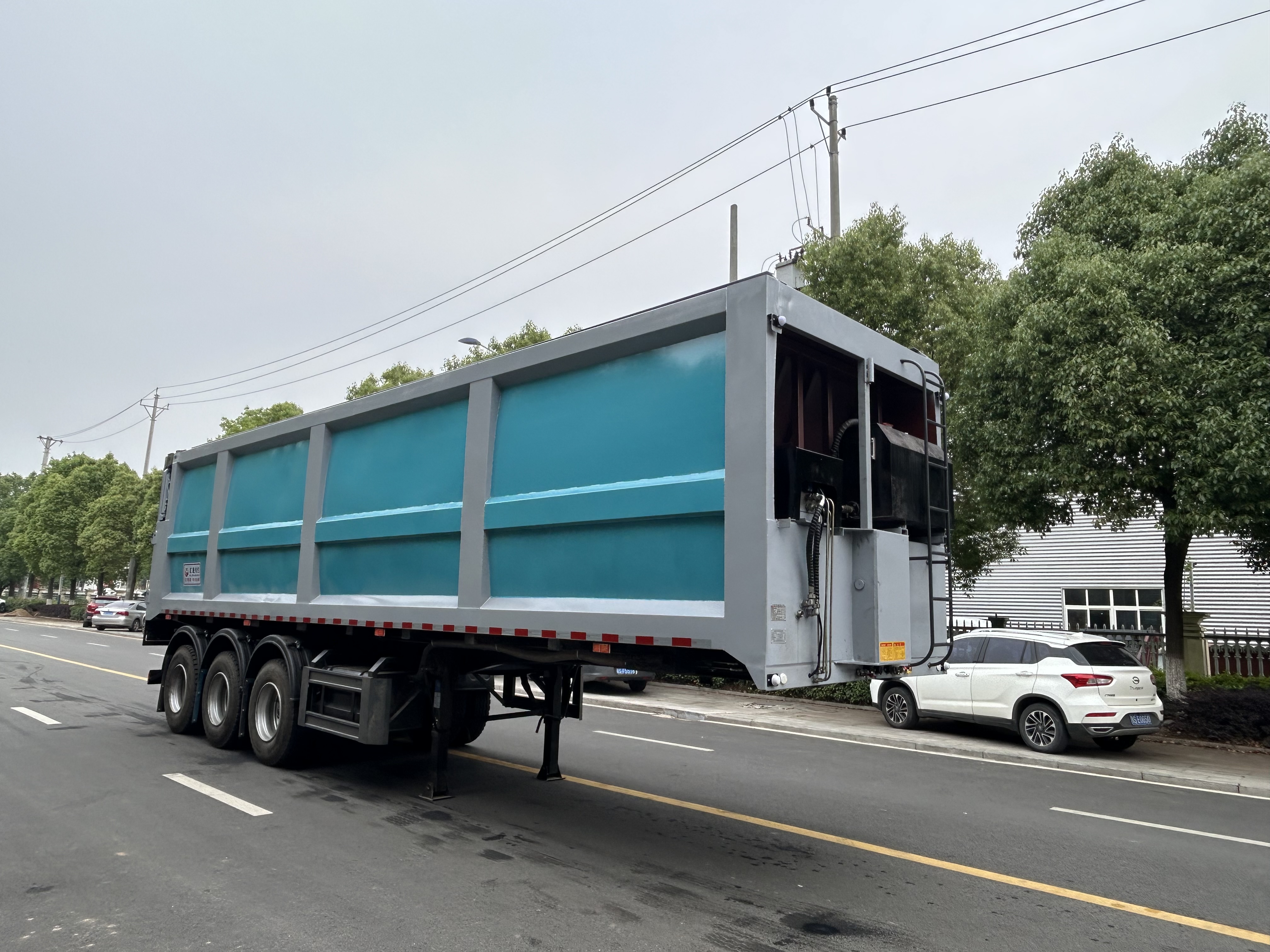 HLV9400ZLJ垃圾轉(zhuǎn)運半掛車