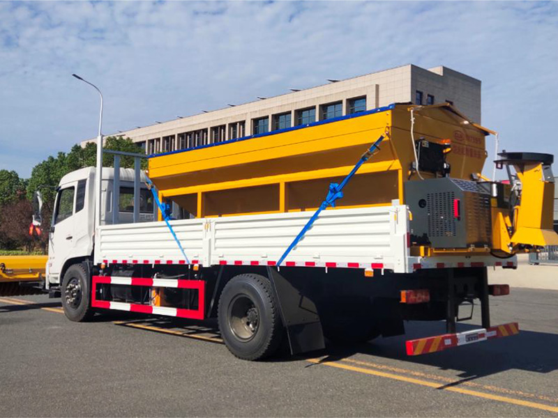 1-12立方融雪撒布機(jī)