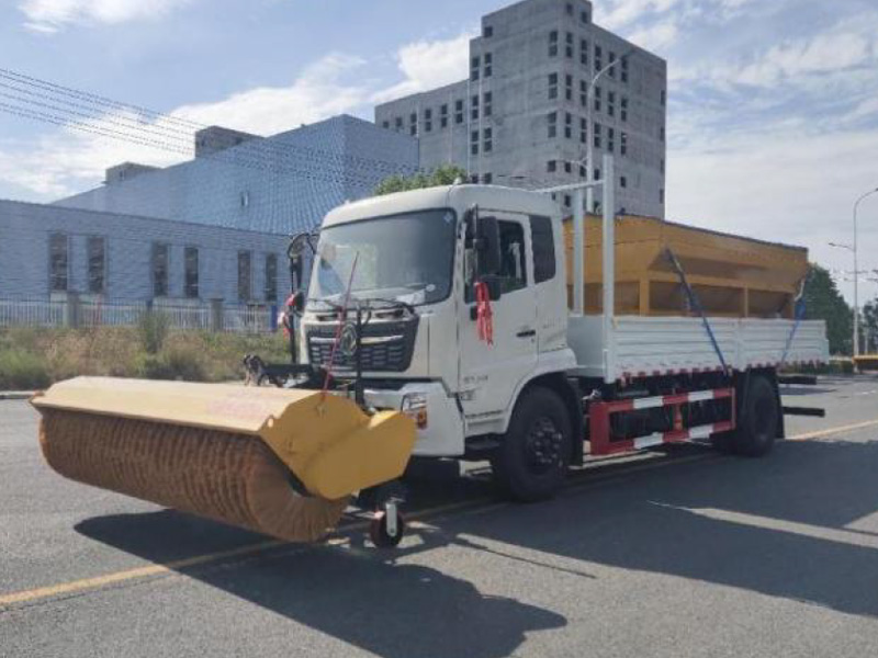 天錦除雪車